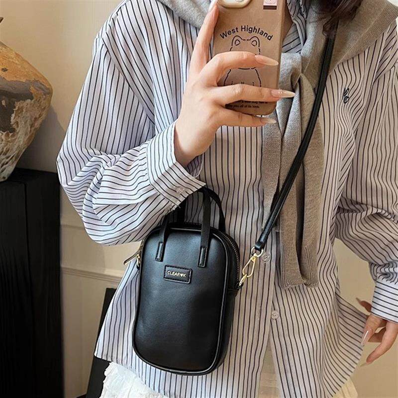 新品轻奢百搭黑色手机包包女2025新款潮时尚旅游小包百搭超火斜挎