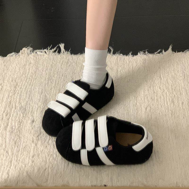 新品黑色复古平底德训鞋女款2025新款秋季圆头魔术贴软底学生休闲