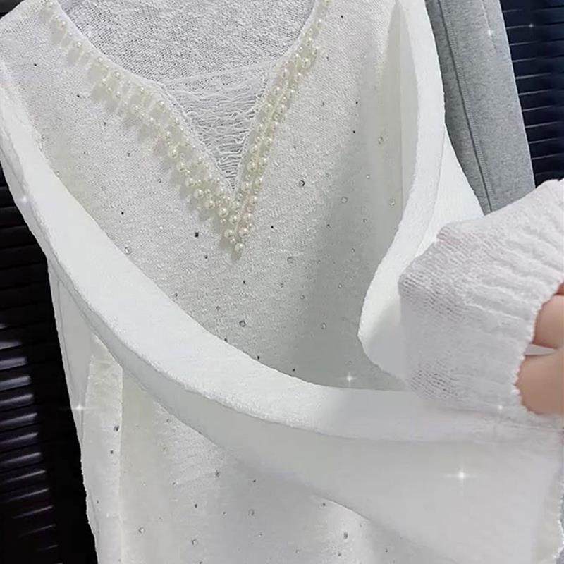 新品轻奢绝美白色重工钉珠v领长袖毛针织衫女秋季新款高级感洋气,女装/女士精品,大码内搭,淘宝优惠券,粉丝福利购,淘宝优惠卷