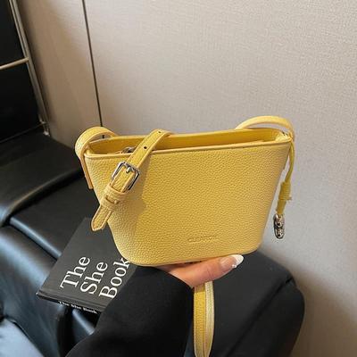 新品时尚休闲水桶包女韩版