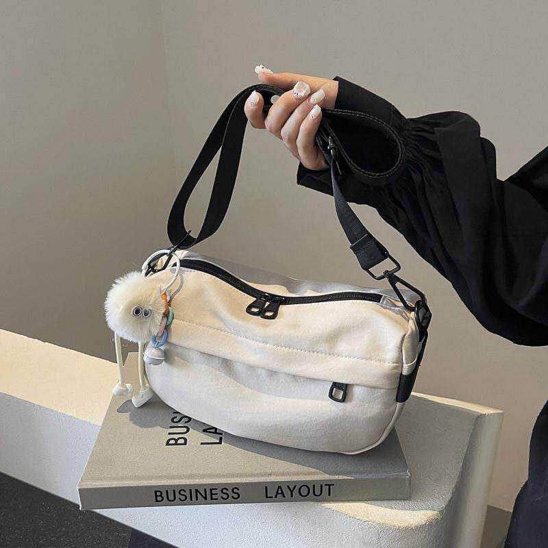 新品2025新款潮尼龙布包女包休闲马鞍包百搭单肩斜挎包轻便女士小