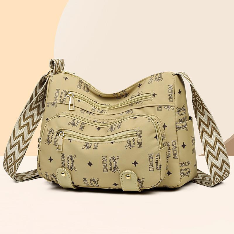 新品中老年人包包女单肩包2025新款休闲百搭中年女士多层斜挎包妈