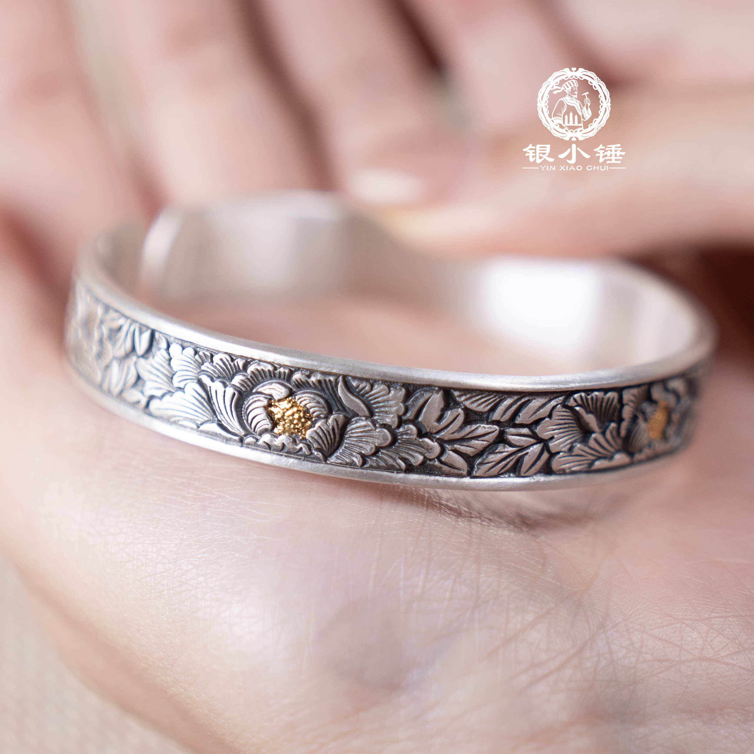 錾刻立体复古牡丹花999足银手镯