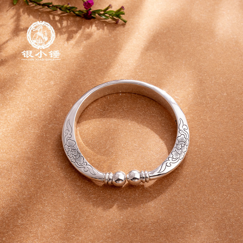 宽面扁镯 大理银小锤古法纯手工錾刻牡丹扁平999足银手镯/可定制