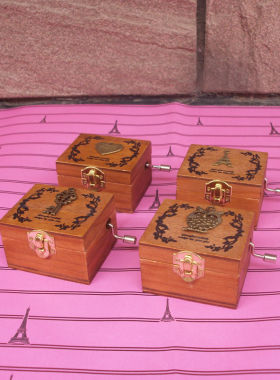 木制复古八音盒手摇式怀旧情侣天空之城音乐盒送儿童男女生日礼物