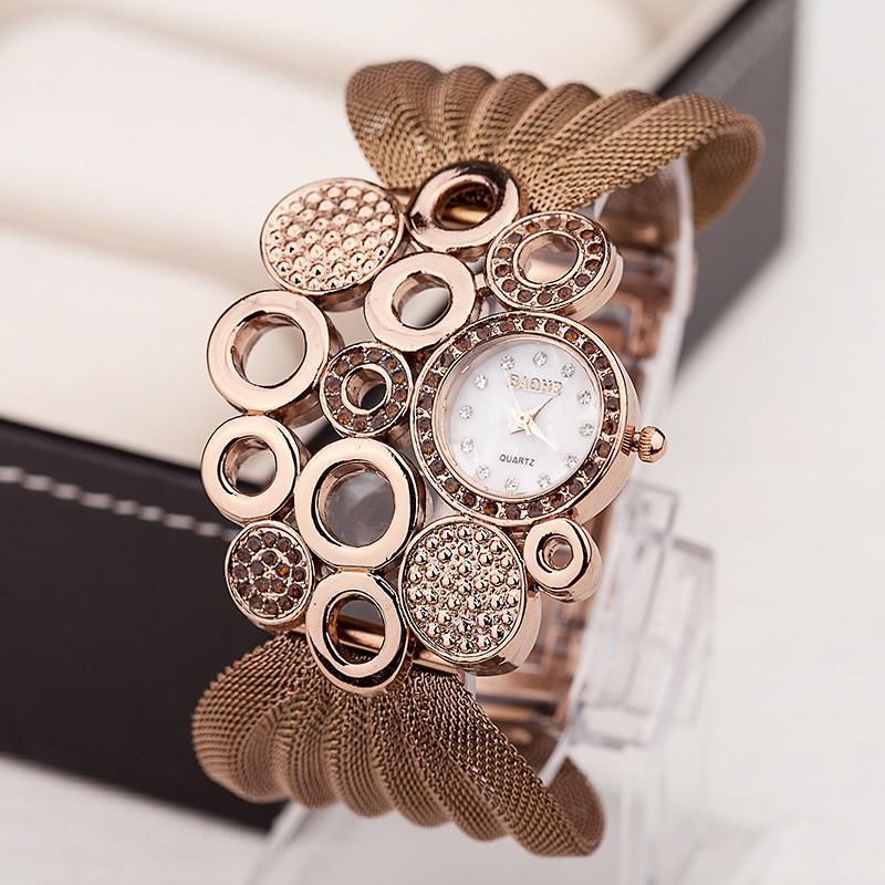Women&camp;#39;s watch with mesh band and diamond inlay带镶