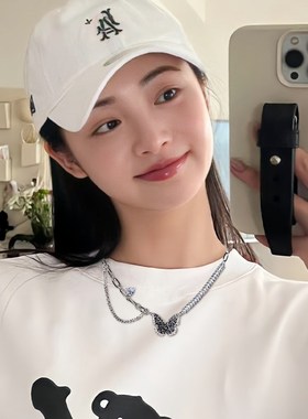 黑色蝴蝶项链女轻奢小众高级感锁骨链复古甜酷气质卫衣链颈链配饰