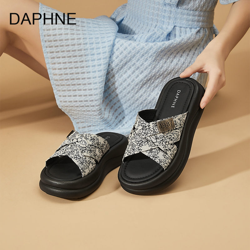 DAPHNE达芙妮休闲透气条纹凉鞋
