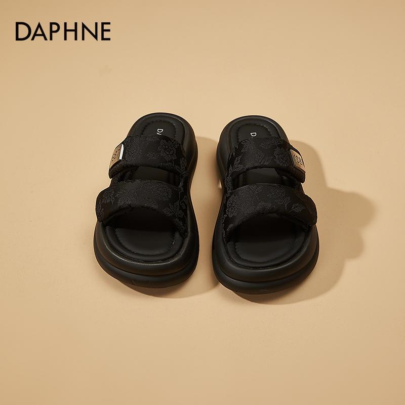 Daphne/达芙妮厚底黑色女鞋2025新款夏季超火凉鞋外穿软底不累脚