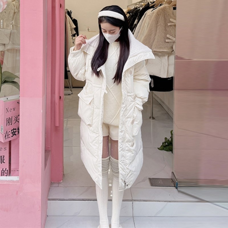 设计感羊羔毛翻领加厚外套女长版2024秋冬季新品小众羽绒棉服 潮