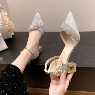 水钻粗跟包头凉鞋k女夏2024年新款一字扣带气质高跟鞋尖头中空单