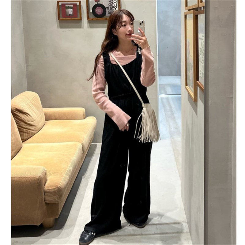 kas2025春夏 A减龄花边肩带褶皱连体裤