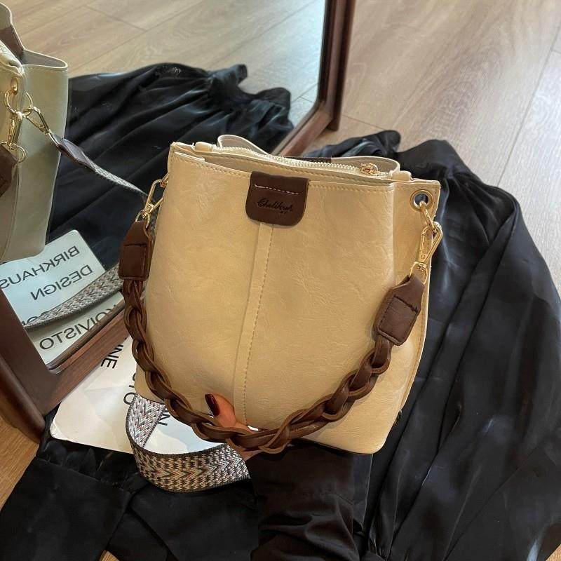 新品高级感美拉德包包女式2024新款秋季复古质感单肩包宽带斜挎水