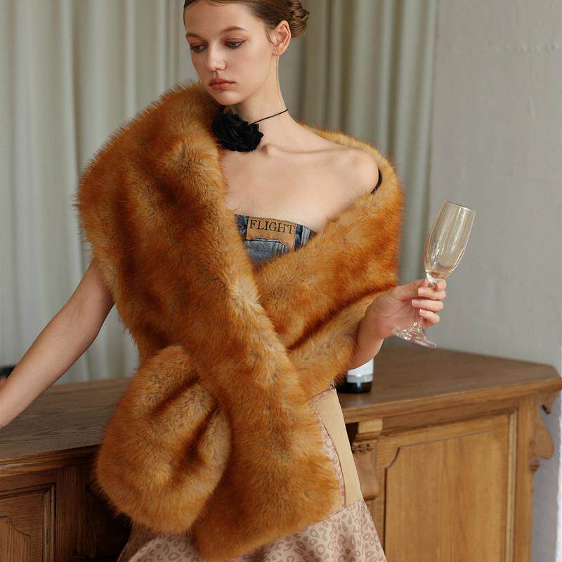 新品仿狐狸毛披肩女秋冬保暖斗篷毛领礼服搭配毛领长环保皮围巾凹