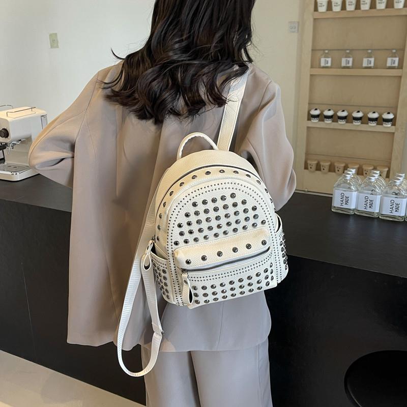 新品ins超火2024新款韩版时尚铆钉双肩包潮百搭软皮质感背包休闲