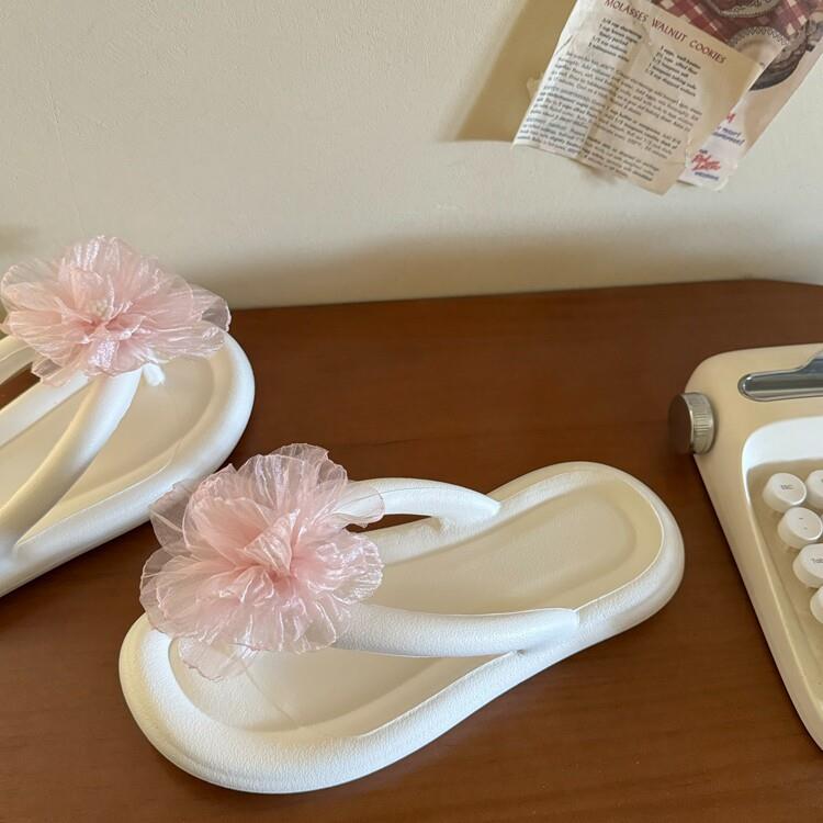 新品晨袍拖鞋女新娘鞋结婚花朵伴娘主婚纱神器鞋子绝美平底不累脚