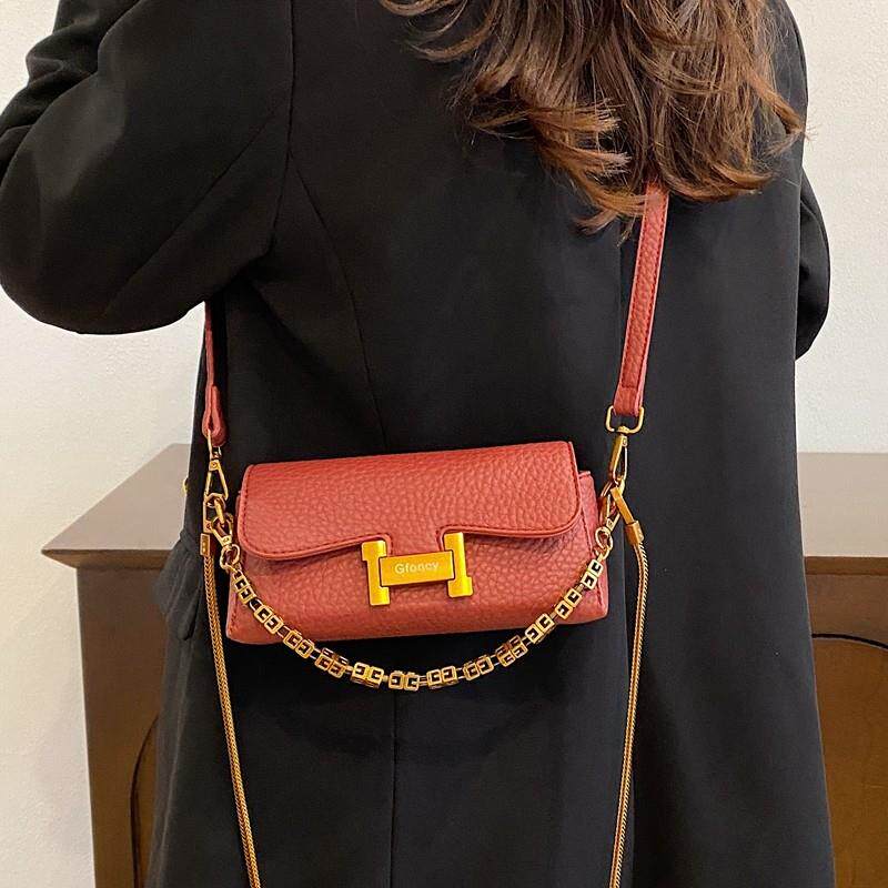 新品红色女士包包2025新款潮高级感小众设计百搭斜挎包时尚链条小