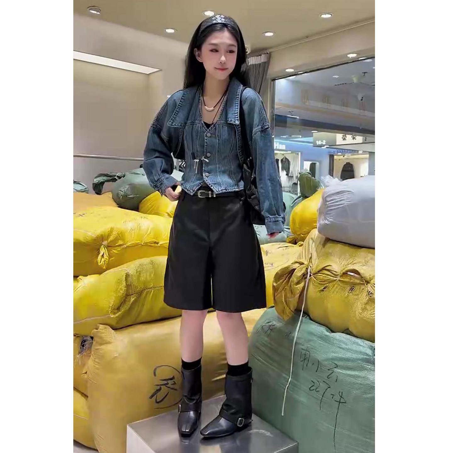 新品时髦洋气牛仔两件套2026秋季新款短款外套+收腰吊带网红穿搭