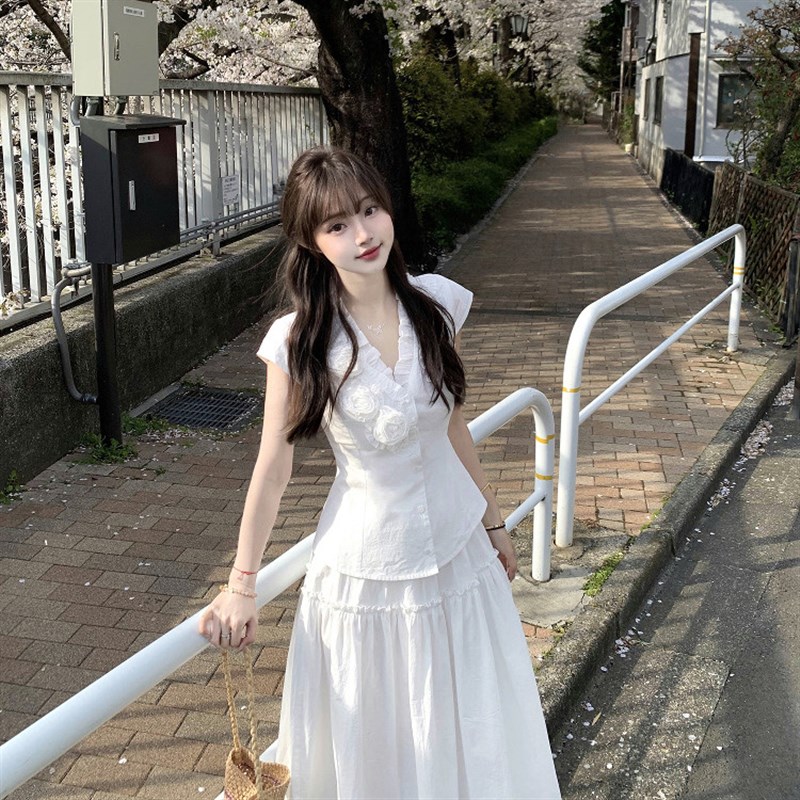 法式小飞袖白色衬衫m套装2025夏季新款收腰女立体盘花玫瑰两件套
