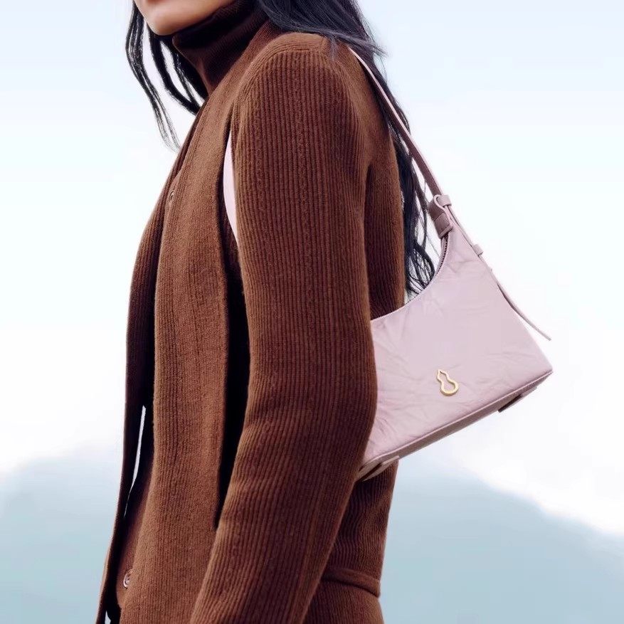 金元HOBO包2025新款时尚小众设计头层牛皮腋下包新款质感斜挎包包,箱包皮具/热销女包/男包,通用款女包,淘宝优惠券,粉丝福利购,淘宝优惠卷