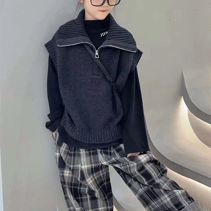 童乐鱼2024秋新款男女童针织马甲毛衣背心儿童打底衫加格子裤洋气