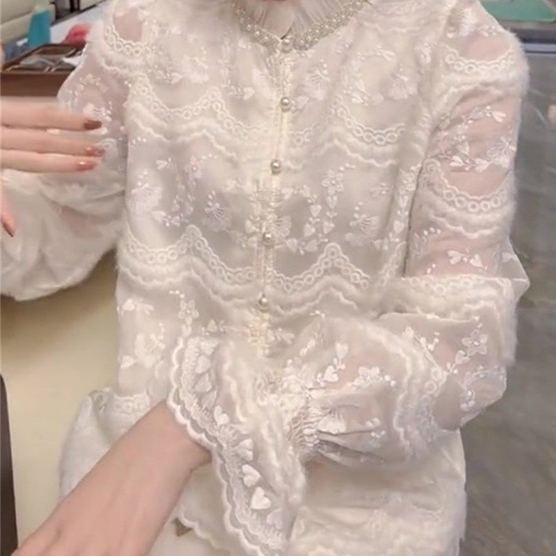 今年流行的蕾丝衬衫女欧货钉珠设计感时尚洋气百搭显Y瘦遮肉衬衫