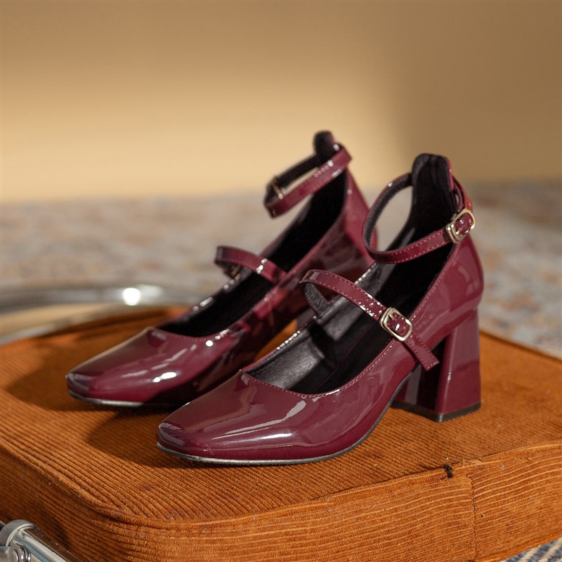 高级感法式漆皮高跟鞋女粗跟2025春季新款红色婚鞋新娘鞋方头单鞋
