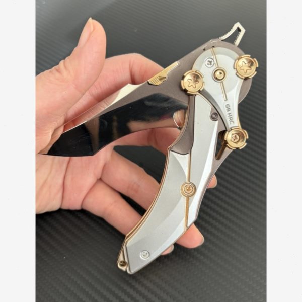 折叠刀洲刀行武器模型礼物三角摆件玩具子爪动近战金属怜悯周边