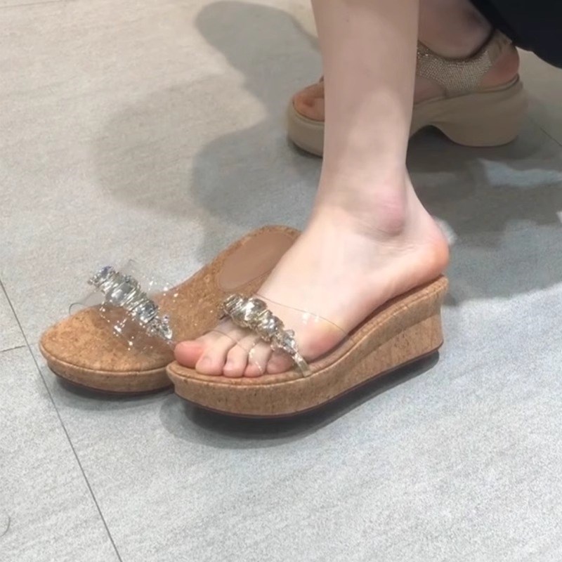 绝美坡跟一字拖透明凉拖鞋女20z25新款夏季厚底拖鞋外穿海边沙滩