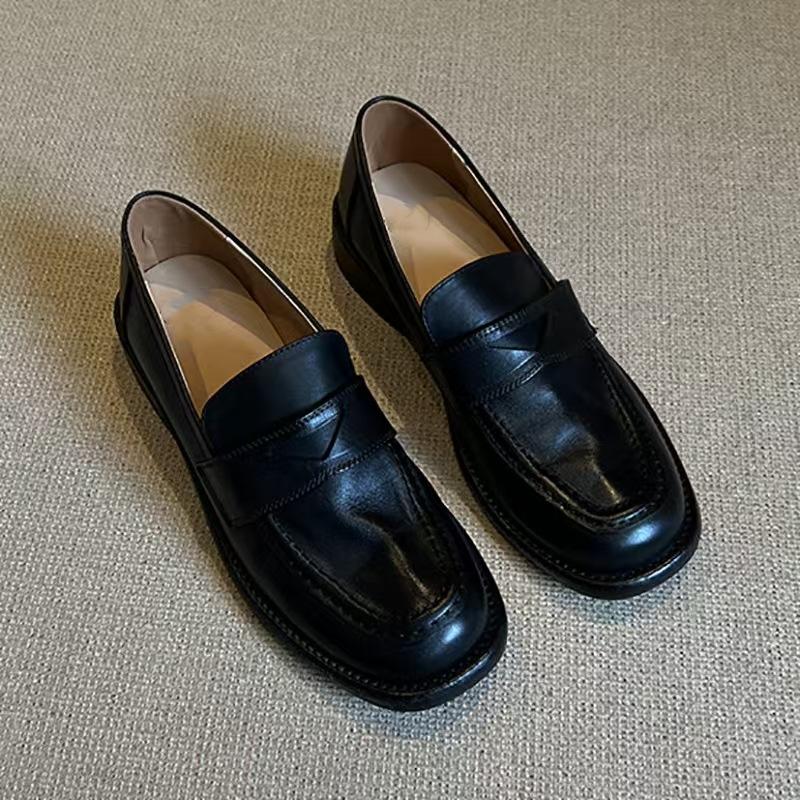 牛皮版黑色粗跟乐福鞋