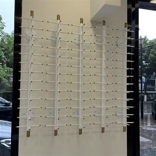 白色安装墙面眼镜展示架太阳镜陈列道具金色墙壁装饰近视墨镜货架