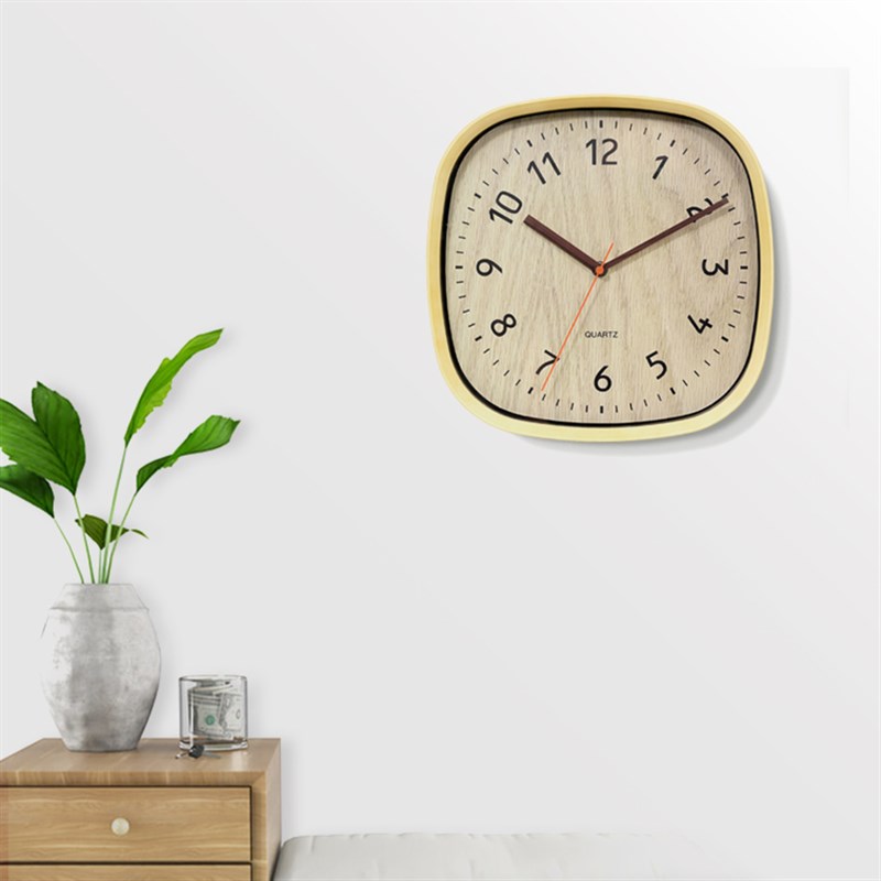 方形木纹挂钟静音免打孔客厅时钟挂墙现代简约创意钟表石英钟挂表