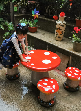 花园装饰b 庭院布置摆件树脂仿真蘑菇户外幼儿园装饰蘑菇桌椅摆件
