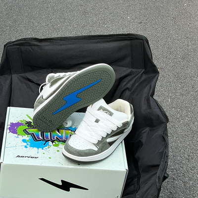 天牧闪电狂潮情侣款运动休闲板鞋