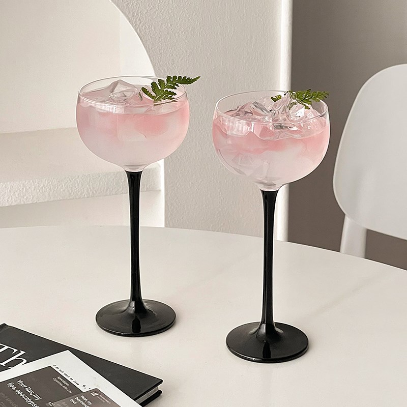 创意黑杆高脚鸡尾酒杯家用高级感小众女生微醺果汁香槟玻璃杯子