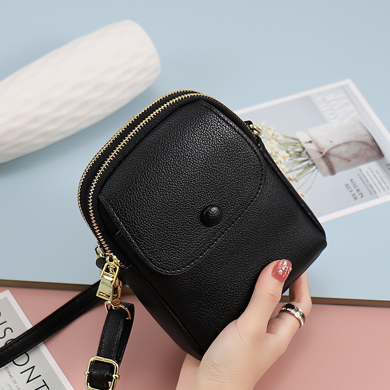 手机包女斜挎20j24新款高级感小巧轻便手机袋多口袋拉链迷你小包