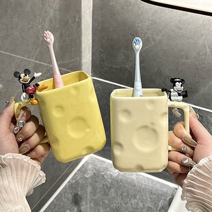 漱口杯高颜值轻奢家用刷牙杯子情侣一对洗漱杯置物架套装 新款