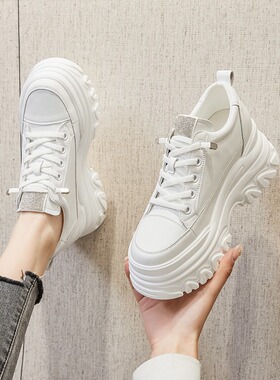 小白鞋内增高9CM女运动r鞋子2023秋冬季新款加绒休闲女鞋百搭厚底