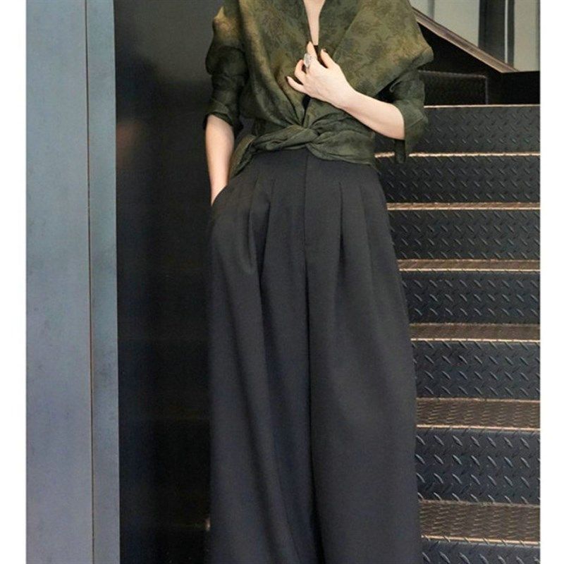 商场撤柜别致独特洋气小衫小众设计高级感绿色提U花缎面衬衫初夏,女装/女士精品,大码内搭,淘宝优惠券,粉丝福利购,淘宝优惠卷