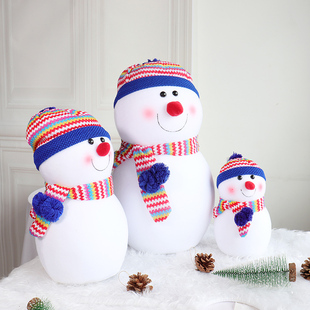 圣诞节装饰品娃娃圣诞树下堆头场景摆件布偶红蓝帽三口之家小礼品