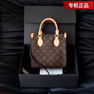 轻奢小众手提包斜挎包女式2025新款秋冬超火高级感通勤中古小拎包