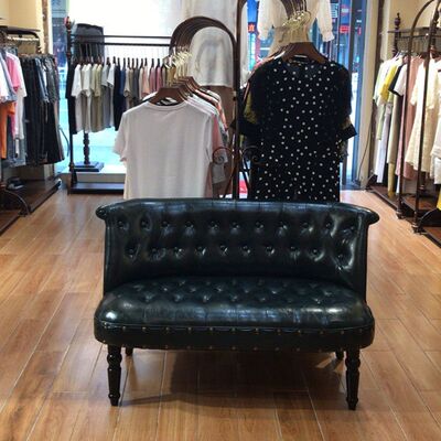 简约服装店小沙发双人户型