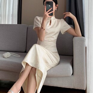 新中式米白色连衣裙女2024夏季新款超好看显瘦缎面改良旗袍订婚裙