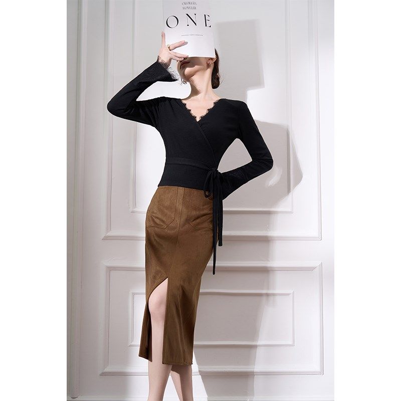 韩语琳 黑色v领针织衫女2025新款修身打底衫短款长袖内搭修身上衣