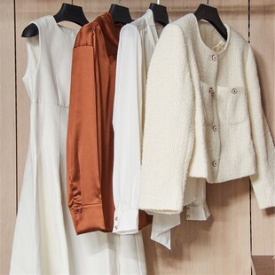 慕空间轻奢样板房衣帽间女士衣柜衣服裙子摆件家居装 饰品摆设道具