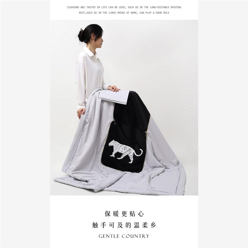 汽车载抱枕被子两用车内高档办公室沙发空调被午休折叠毯子二合一