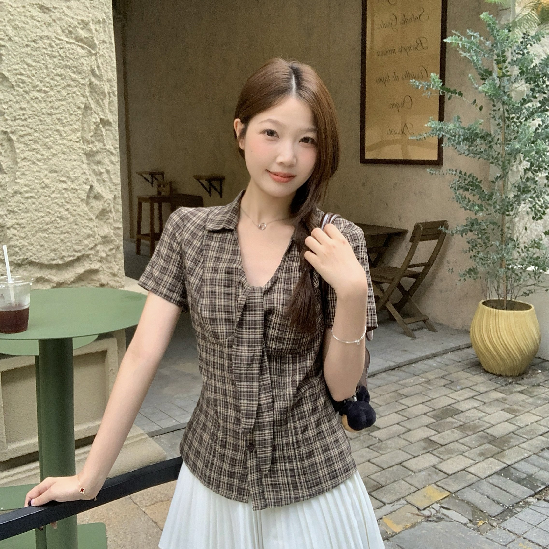 大码胖妹妹夏季新款韩系格子V领绑带短袖上衣气质显瘦衬衫