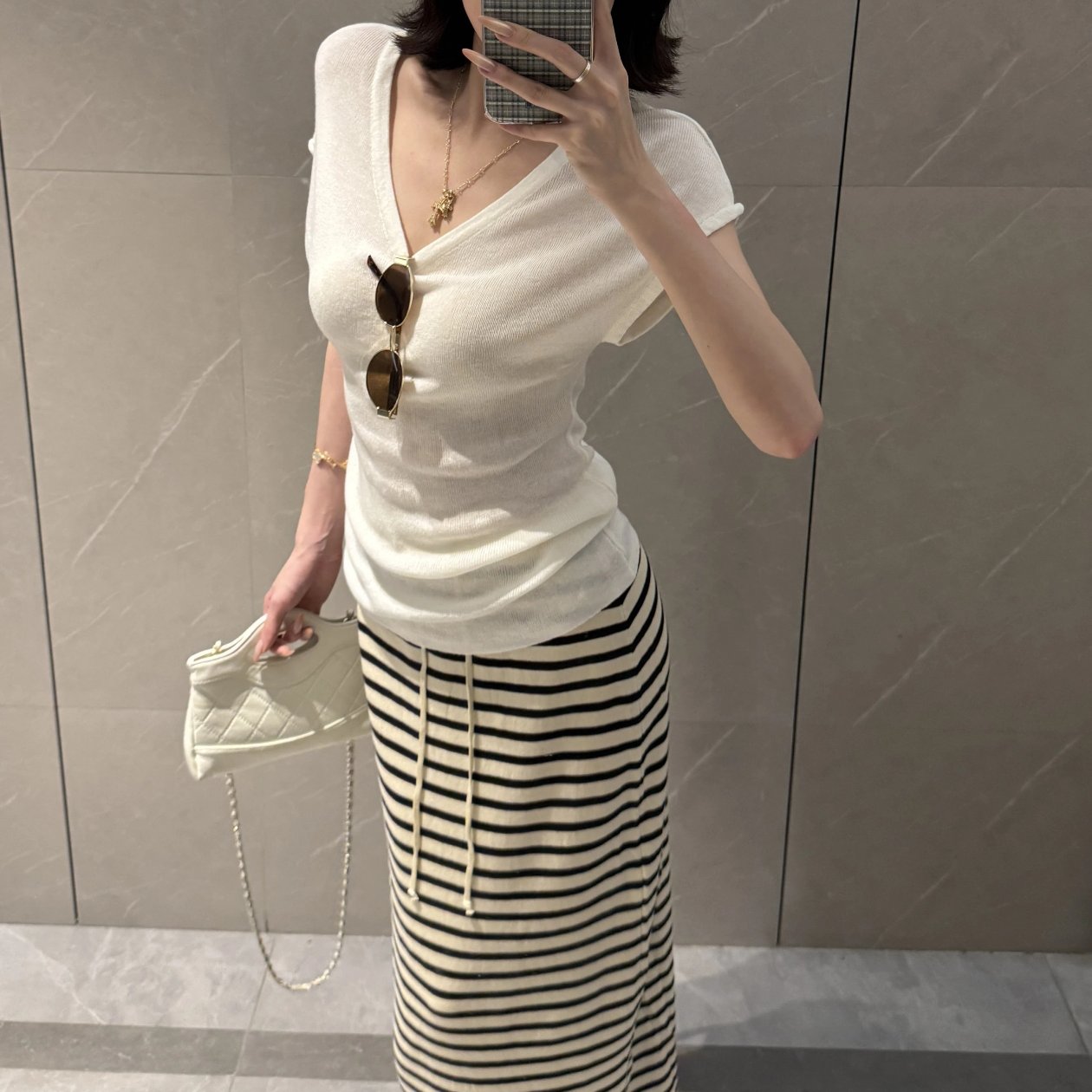 慵懒风v领连袖显瘦纯色百搭T恤女春夏韩系复古条纹针织半身裙套装