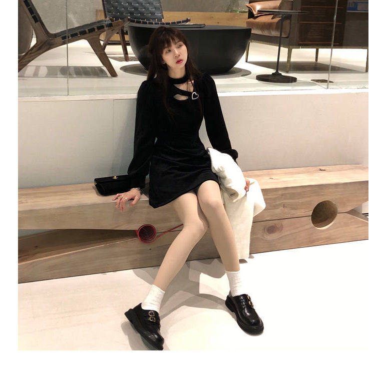 禁忌少女 连衣裙女短款设计感收腰修身显瘦气质小黑裙