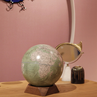 方形实木底座宏微地球仪轻奢桌面摆件客厅书房玄关装饰节日生日礼
